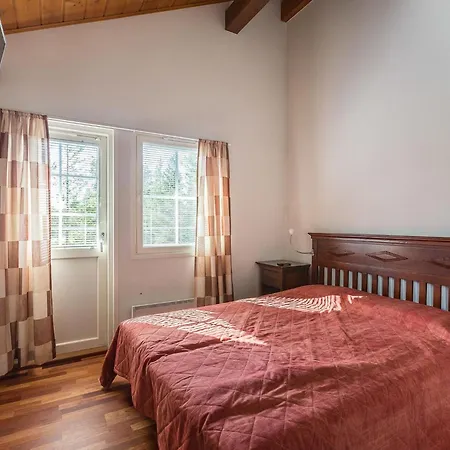 Golfvaeylae 3b - Golf-osakkeen Kaeyttoeoikeus By Interhome